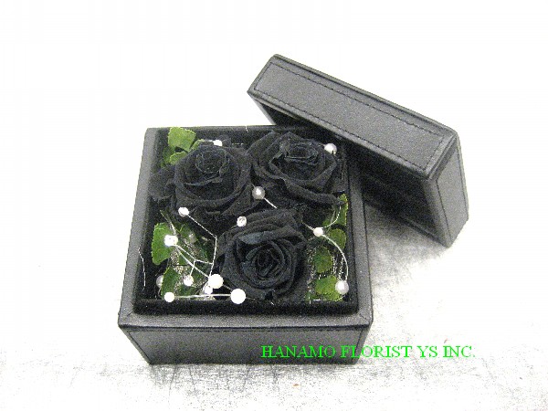 PRES002 Preserved Black Roses in a faux leather box